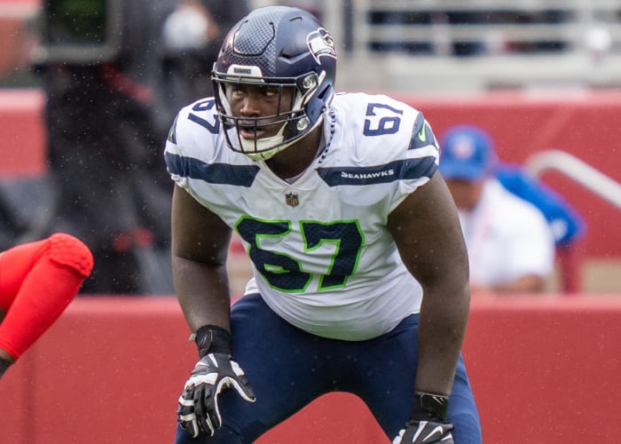 Seattle Seahawks offensive tackle Charles Cross (67) during the second quarter against the San Francisco 49ers at Levi's Stadium.